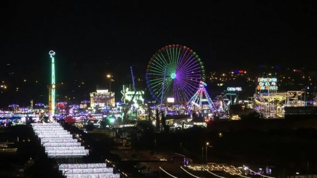 Ya no se podrá vender hielo fuera de casetas o puestos autorizados: consulta las novedades del bando de la Feria de Málaga