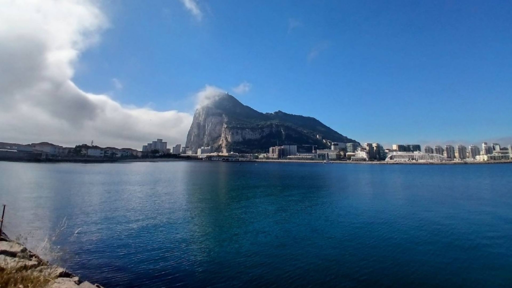 El Tratado revoluciona el comercio en Gibraltar: las compras en euros crecen un 240% tras la apertura de la verja