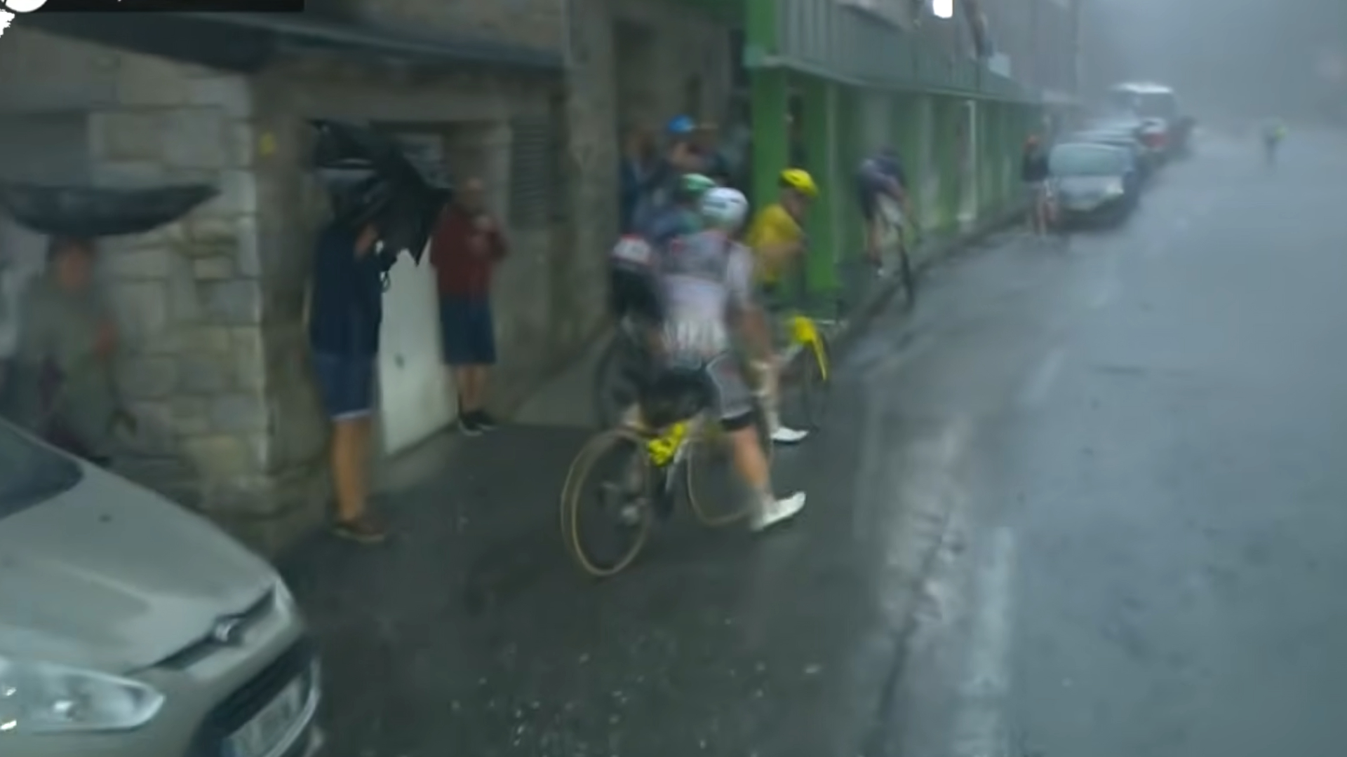El granizo deja a La Vuelta sin su primer final en alto