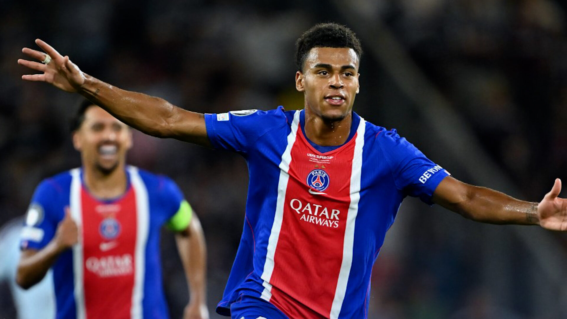 Desire-Doue-celebra-un-gol-en-la-Supercopa-de-Europa