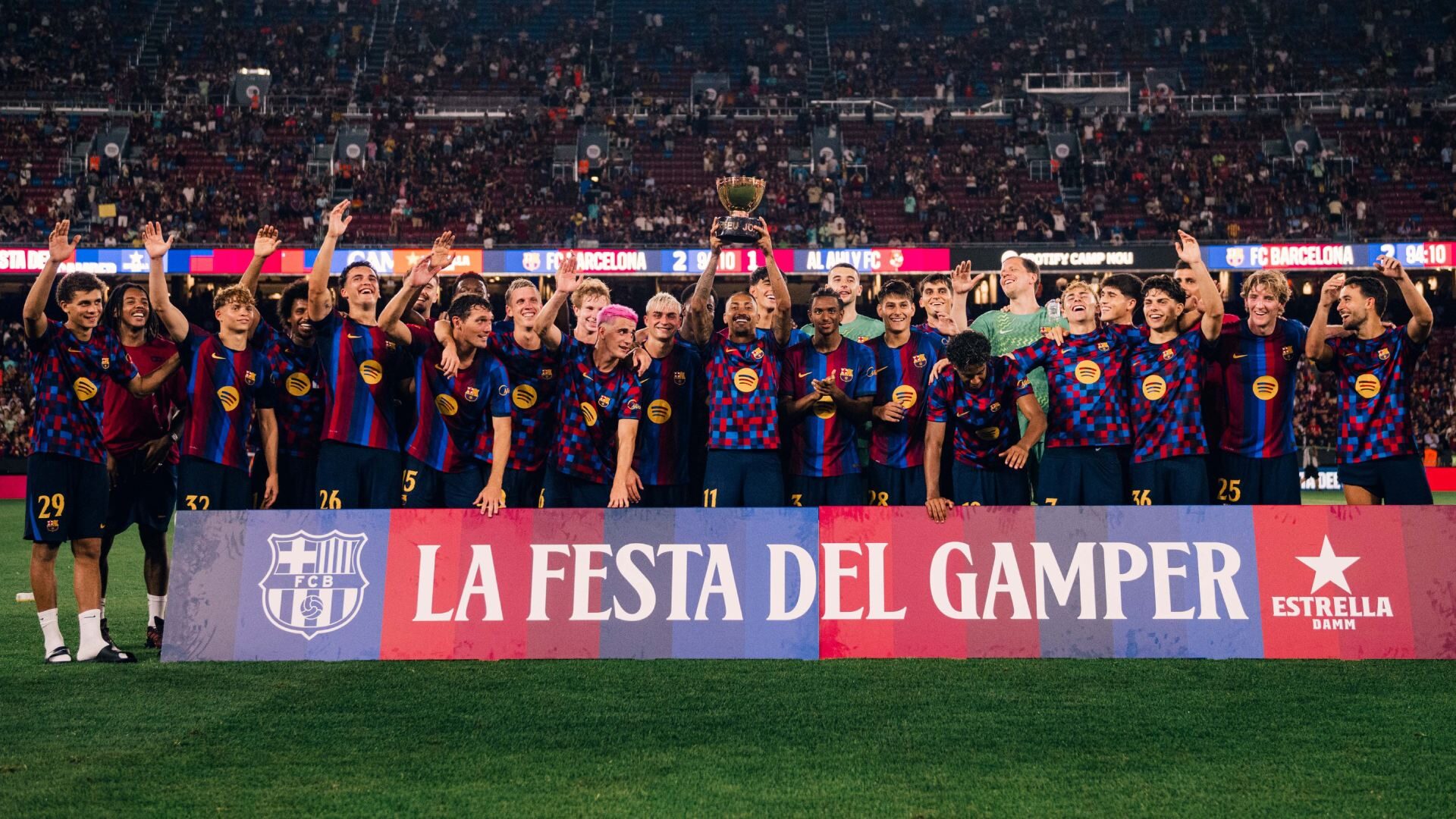 El Barça levanta el Trofeo Gamper