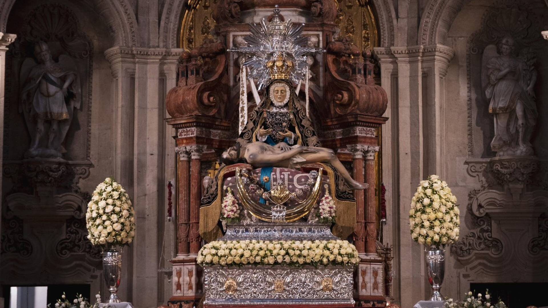 virgen-angustias-granada-iglesia-sagrario