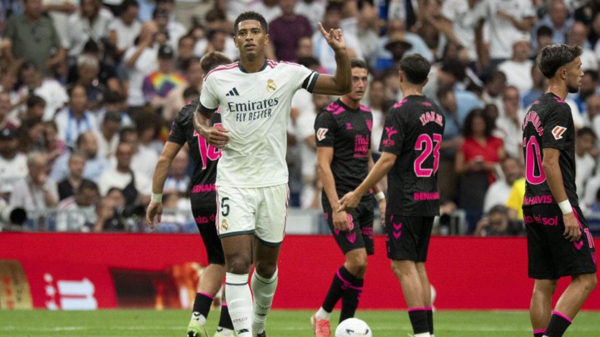 Bellingham celebra su gol al Málaga.
