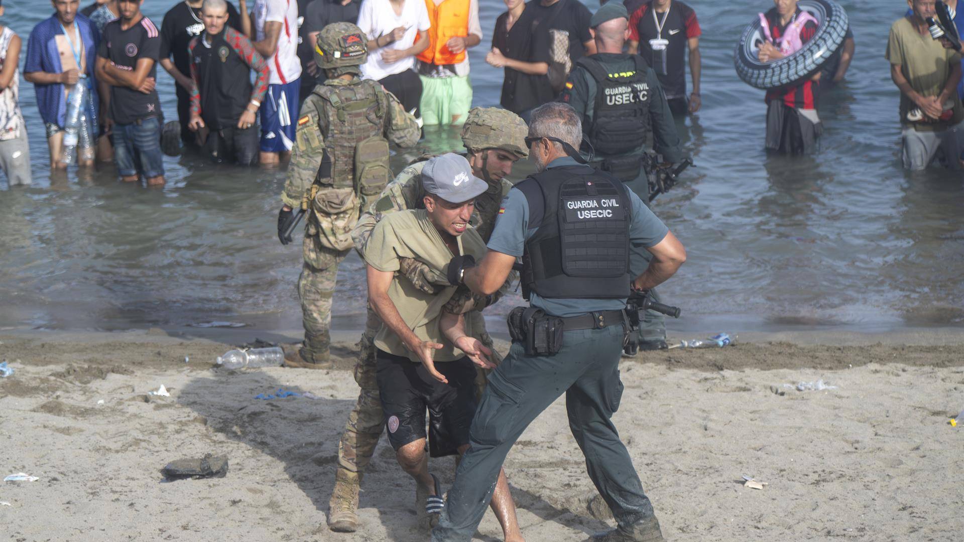 El Gobierno asegura que ninguno de los inmigrantes que entraron de forma ilegal a Ceuta han cruzado a la península