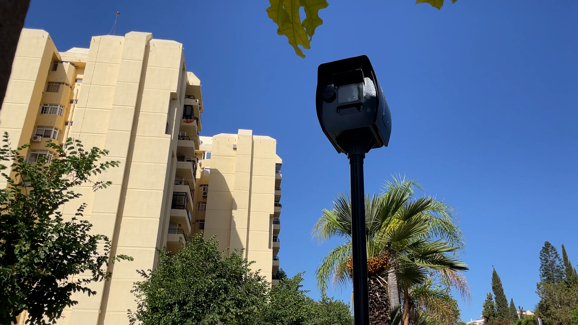 Un radar de Málaga, en el punto de mira: dos multas al mismo coche, a la misma hora y lugar, pero con distinta velocidad