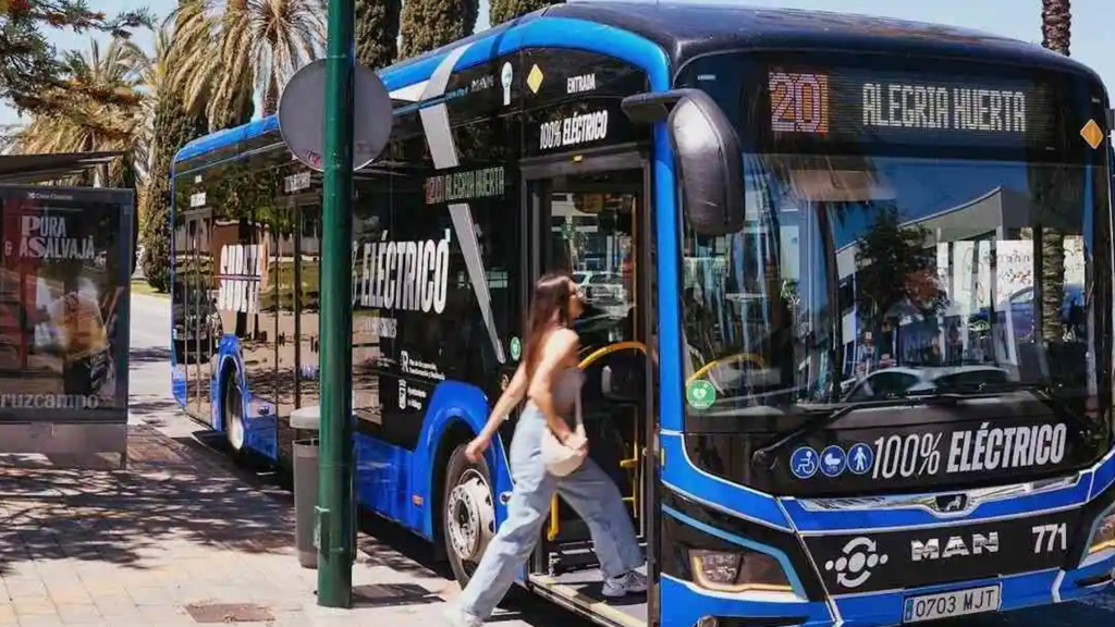 Dispositivo especial de tráfico para la Feria de Málaga: desvíos, carreteras cortadas y transporte