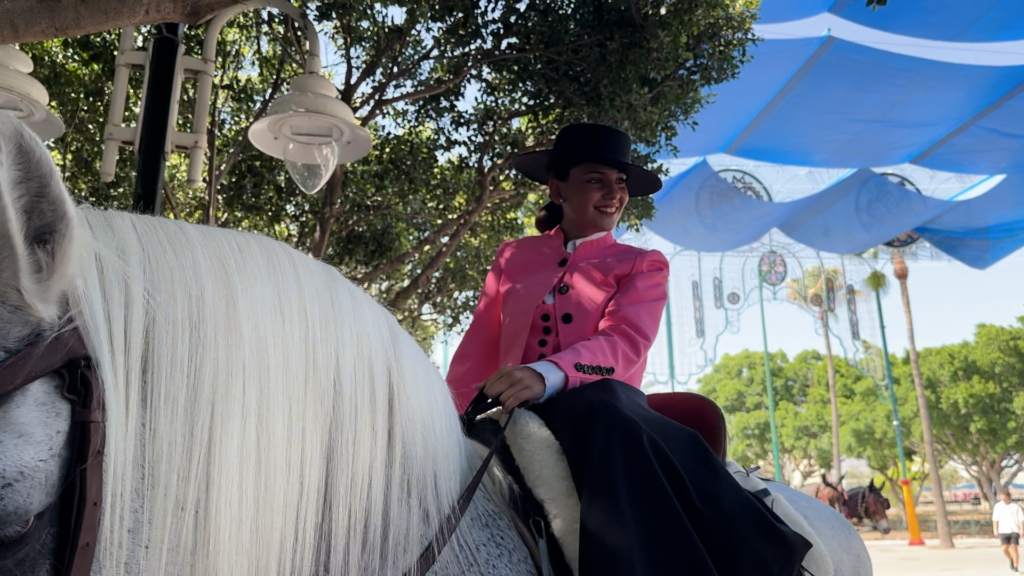 La Feria de Málaga acoge los paseos al estilo amazona de las jinetes