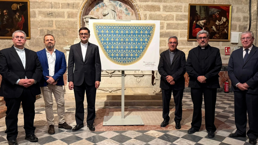 La Virgen de los Reyes estrenará en 2029 un nuevo manto de salida sufragado por sus devotos