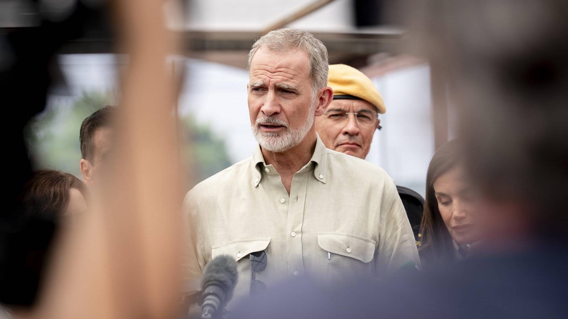 Felipe VI expresa su «indignación» por la crisis migratoria de Ceuta y pide actuar para garantizar la seguridad de las ciudades autónomas