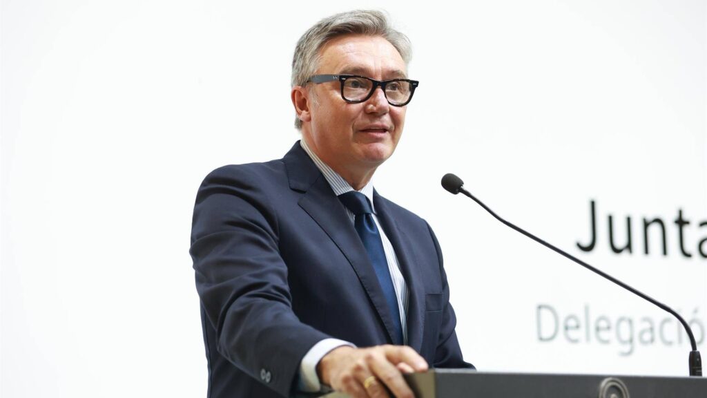 Gavira culpa a Sánchez y a Marruecos de «trasladar» la llegada masiva de migrantes a Ceuta al litoral andaluz