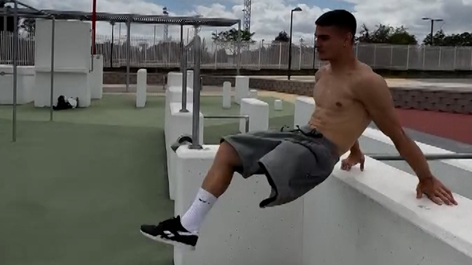Rubén Roldán, el malagueño que se quedó sin pierna y cambió el balón por el parkour: «Me salvó la vida»