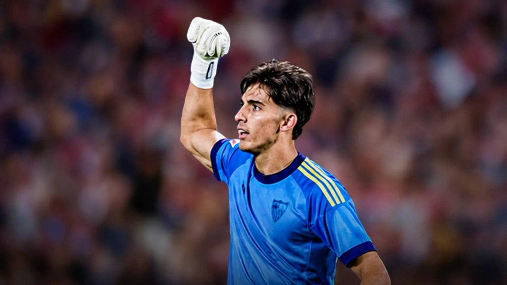 El Granada cierra su portería con el sevillista Alberto Flores