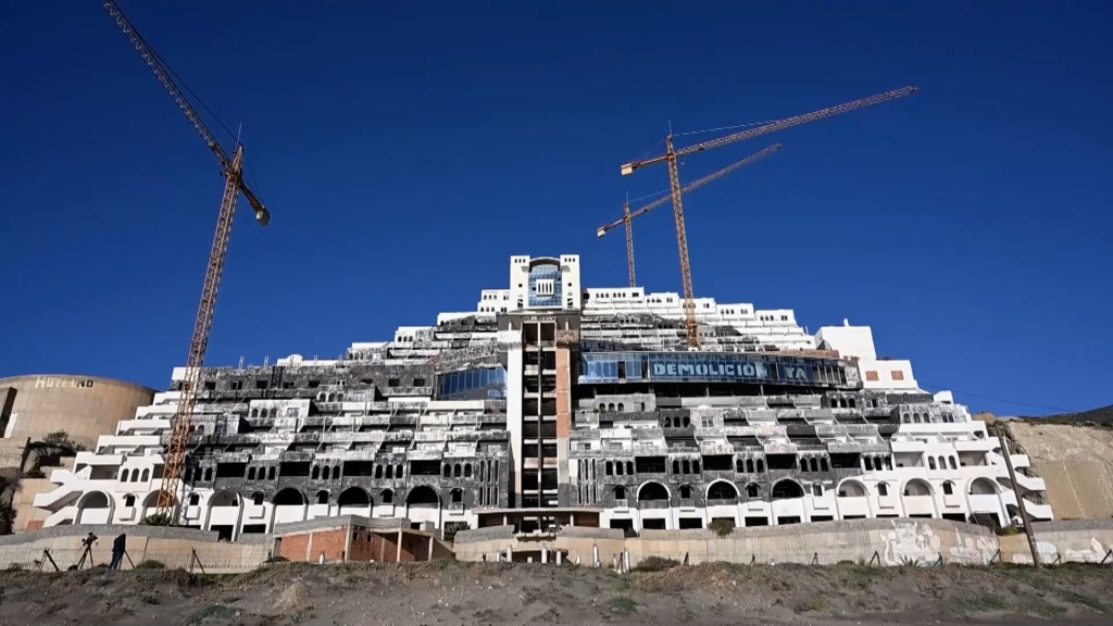 La Fiscalía investiga a siete concejales de Carboneras por retrasar la nulidad del hotel de El Algarrobico