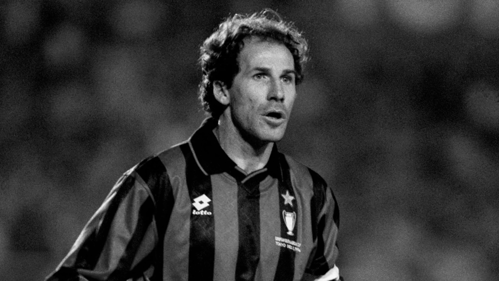 Más de un millar de personas le dan su último adiós a Franco Baresi en su funeral en Milán