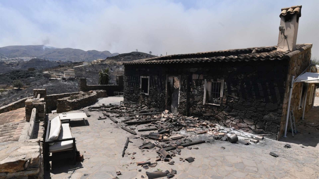 La Justicia ofrece a las familias de los 14 fallecidos en el incendio de Los Gallardos ser acusación particular