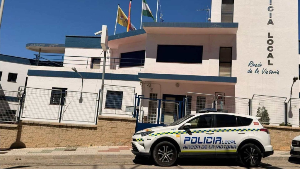 Roban cuatro pistolas reglamentarias de la Policía Local de Rincón de la Victoria