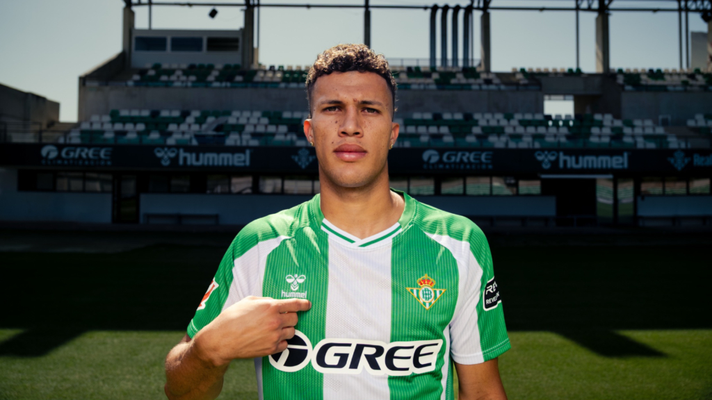 Nelson Deossa, más reacio que nunca a salir del Real Betis
