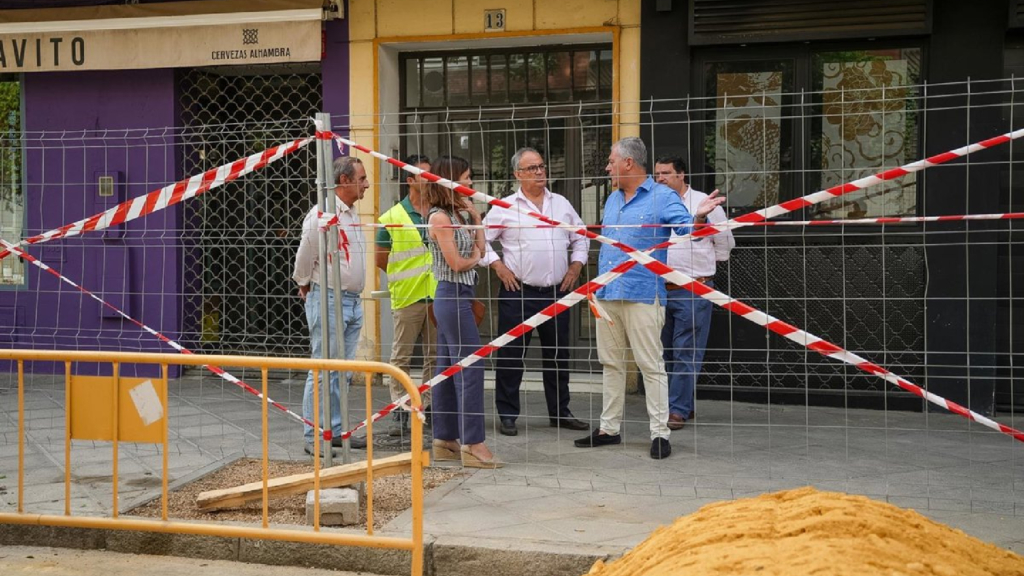 Más obras en Sevilla: mes y medio de trabajos en una arteria central de El Porvenir para mejorar las tuberías