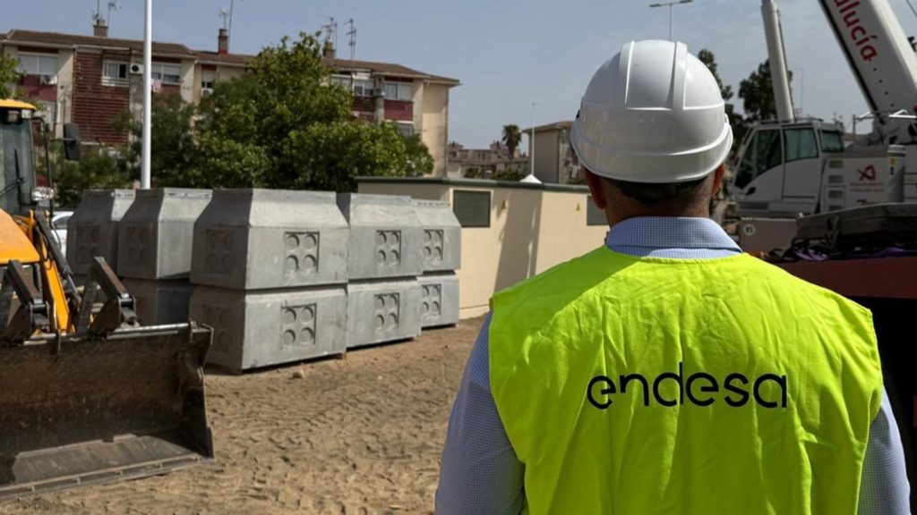 Más potencia para las Tres Mil Viviendas: Endesa pone en marcha un nuevo centro de transformación