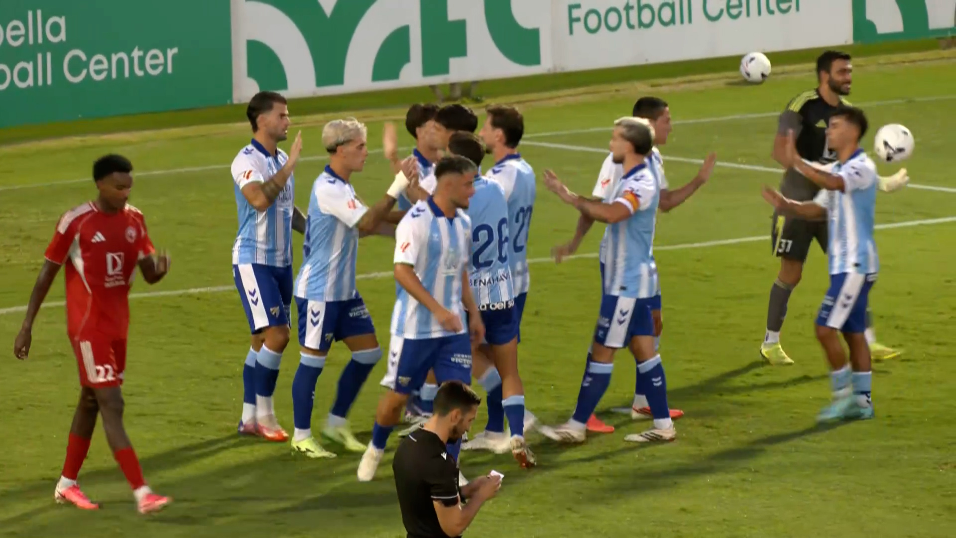 Ya se han estrenado los tres delanteros del Málaga: Eneko Jauregui, bigoleador contra el Al-Arabi SC