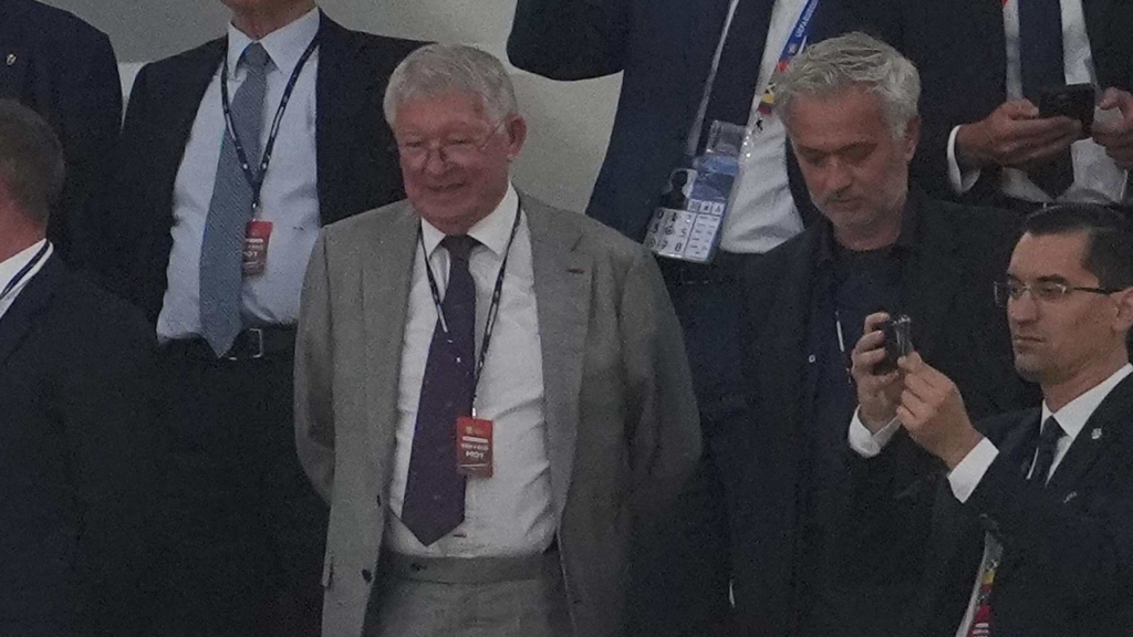 Mourinho desvela que rompió un acuerdo con el Manchester United para ir al Chelsea y Ferguson dice que le llamó «llorando»