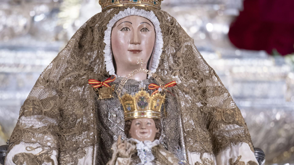Sigue en directo la procesión de la Virgen de los Reyes, el día de la Patrona de Sevilla en 101TV
