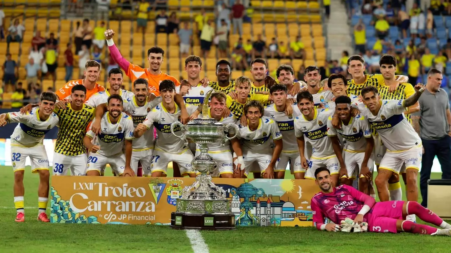 Las Palmas conquista el Trofeo Ramón de Carranza y somete a un Cádiz que no termina de arrancar