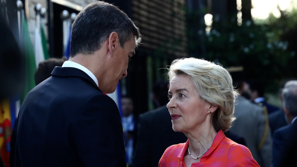 Von der Leyen responde a Sánchez: «Debemos reforzar nuestras fronteras en los puntos críticos»