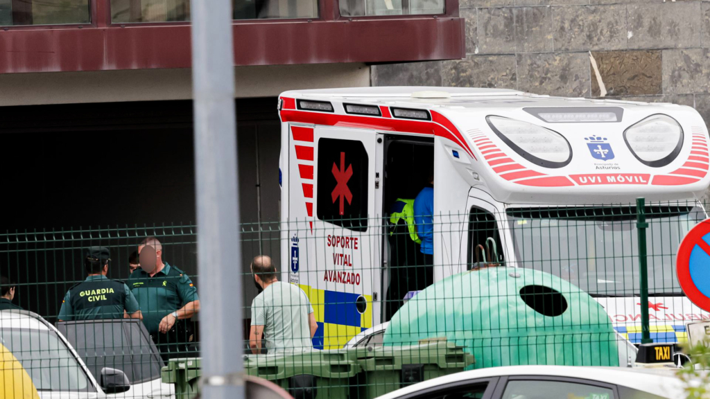 Un guardia civil asesina a su expareja agente en el cuartel de Llanes  y muere tras recibir una agresión de otro compañero que trató de impedir la acción