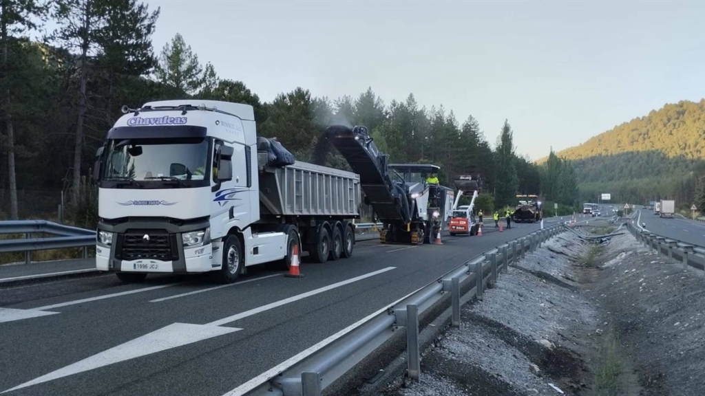Comienzan las obras de renovación del firme en la Ronda Sur de Granada sin cortes de tráfico y con pasos alternativos