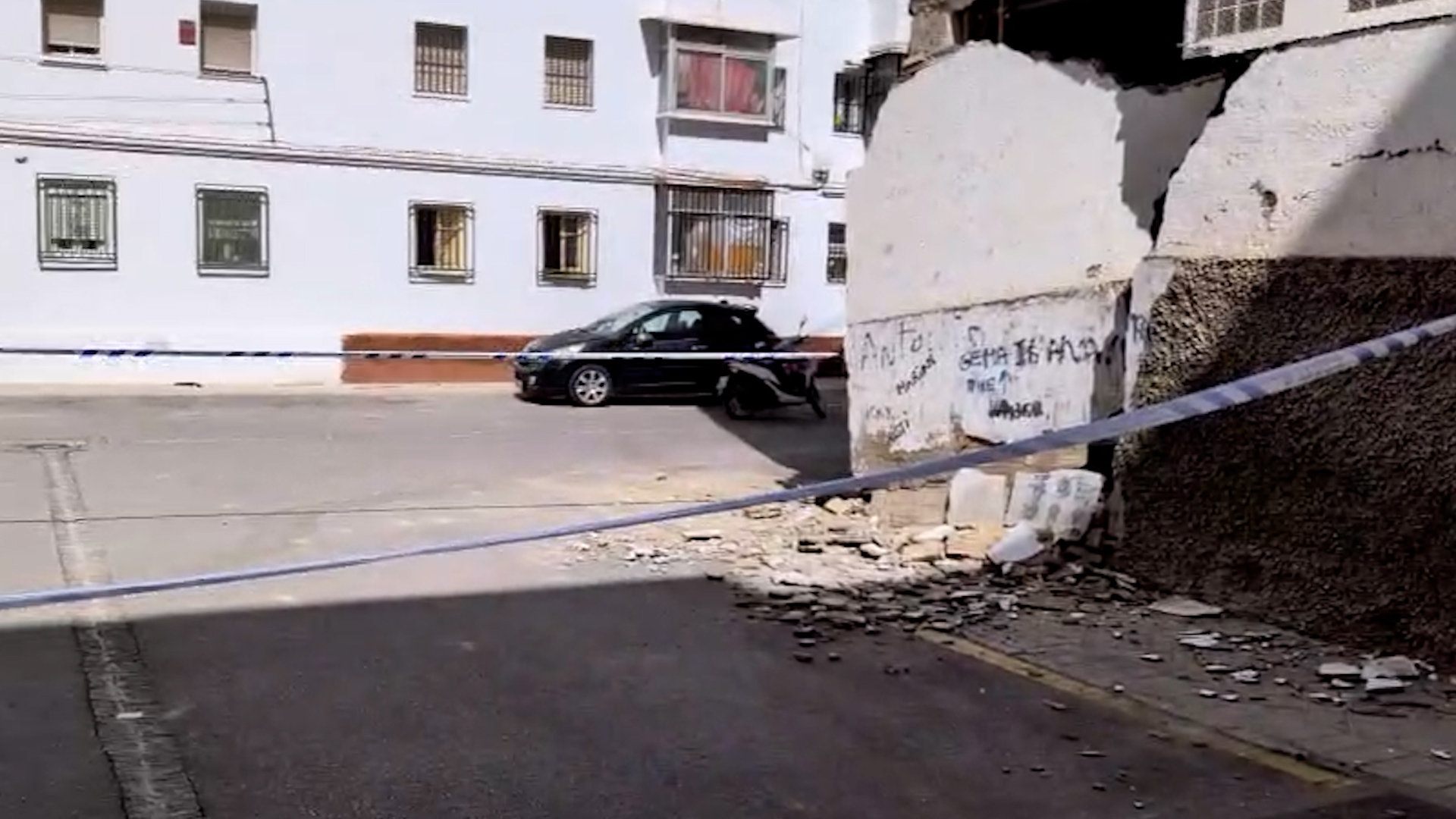 Tres heridos leves en Granada por los terremotos registrados este martes