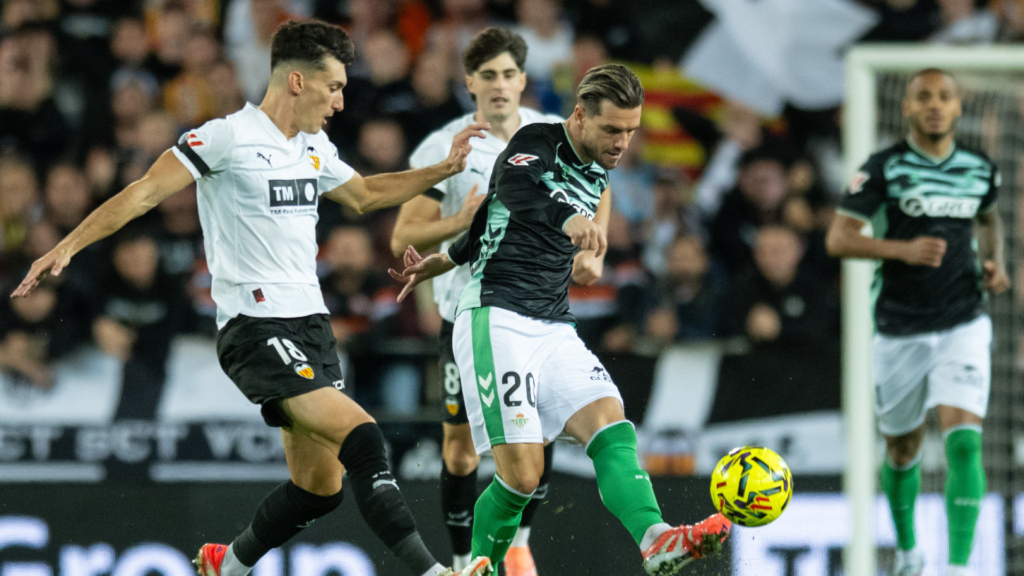 El Betis, frente a su primer partido de la temporada como visitante y el último en Mestalla