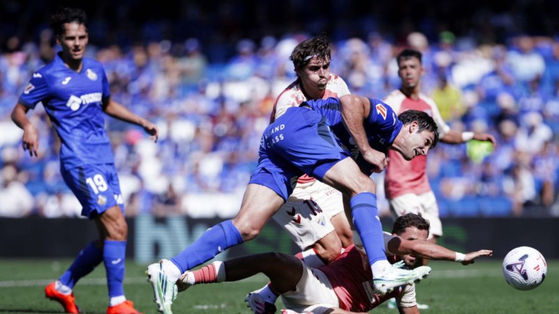 El Málaga mejora pero no consigue puntuar en Getafe y se va al parón tocado (1-0)