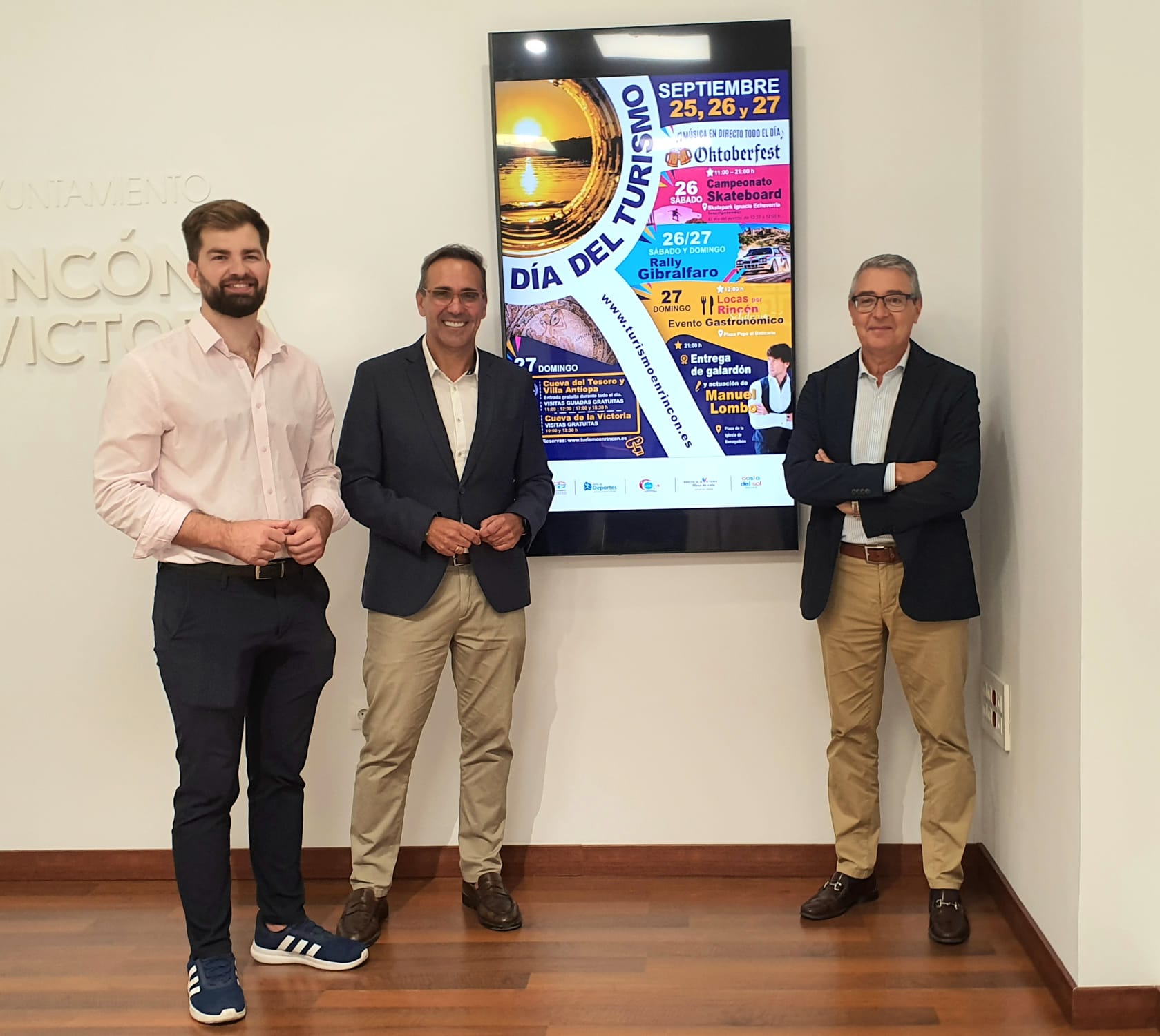 Gastronomía, deporte y la actuación de Manuel Lombo protagonizan el Día del Turismo de Rincón de la Victoria