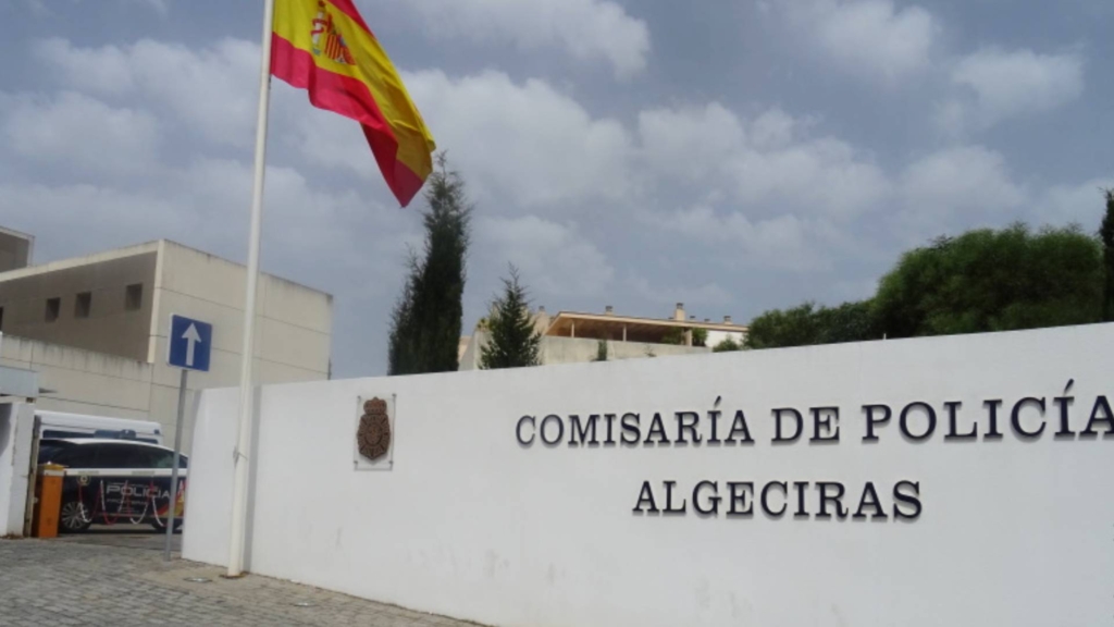 Detenido el presunto patrón que mantuvo en alta mar a 13 inmigrantes durante tres días de pánico