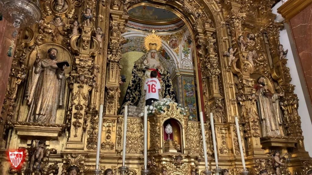 La emotiva historia de dos jóvenes sevillistas con la Esperanza de Triana
