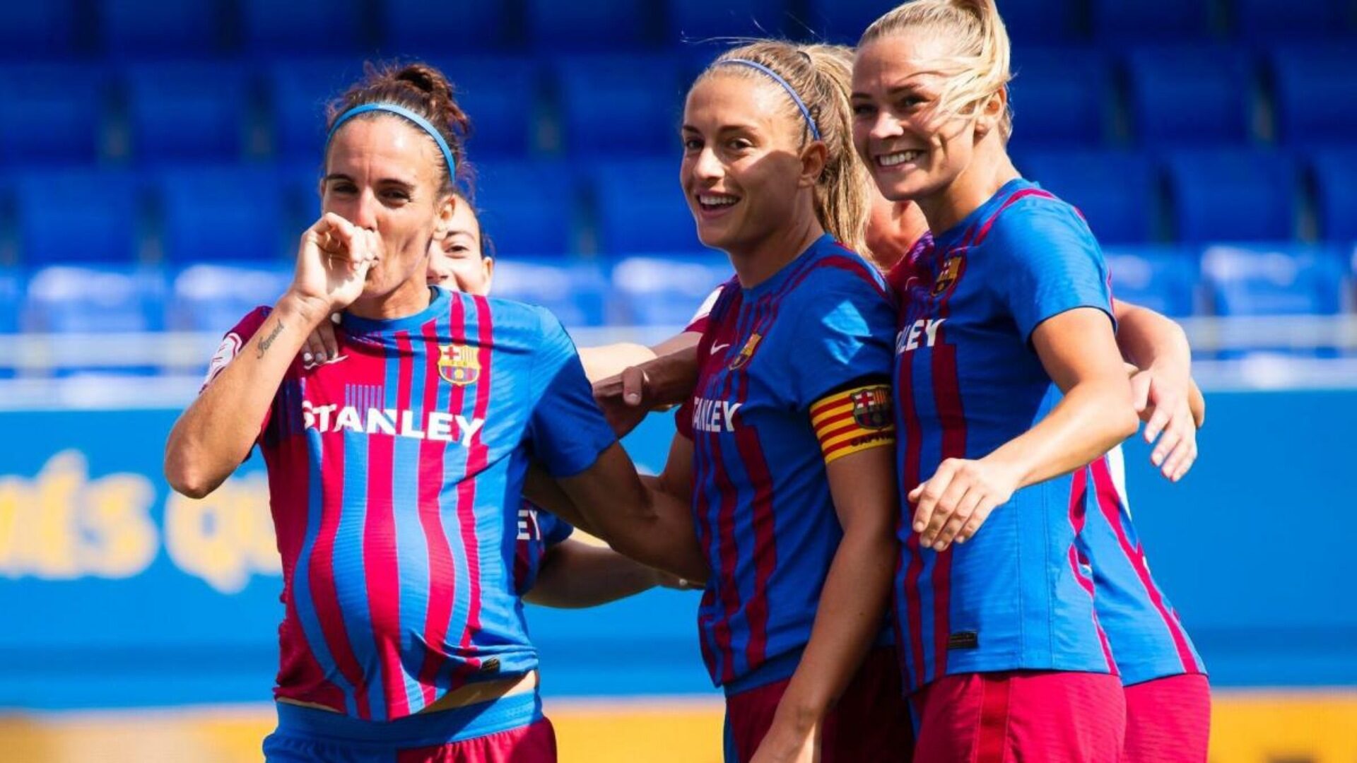 Melanie Serrano celebra con el clásico 'chupete' un gol con el Barça antes de ser madre.
