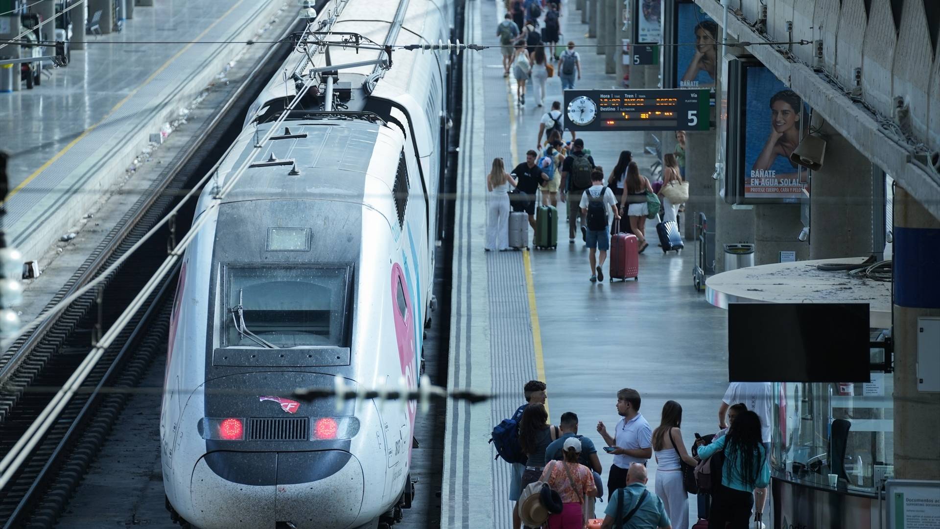 El Gobierno impulsa dos estaciones ferroviarias en Almería y Sevilla con la adjudicación de más de 35 millones de euros
