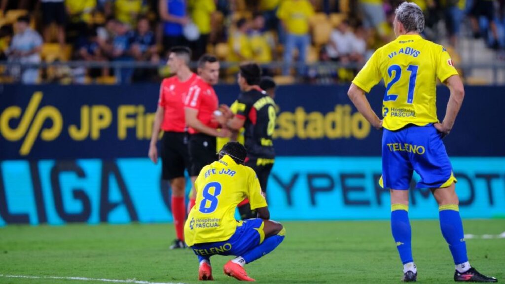 El Cádiz firma el peor arranque de su historia en Segunda División