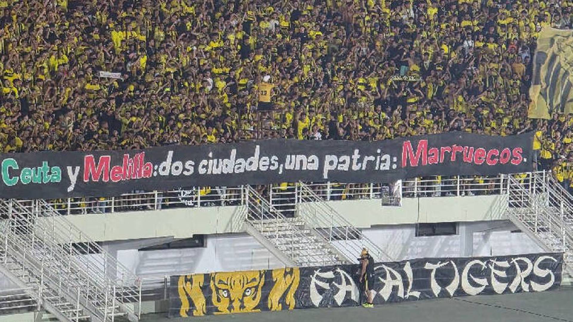 «Ceuta y Melilla, dos ciudades, una sola patria: Marruecos», la reivindicación de aficionados del Magreb Fez