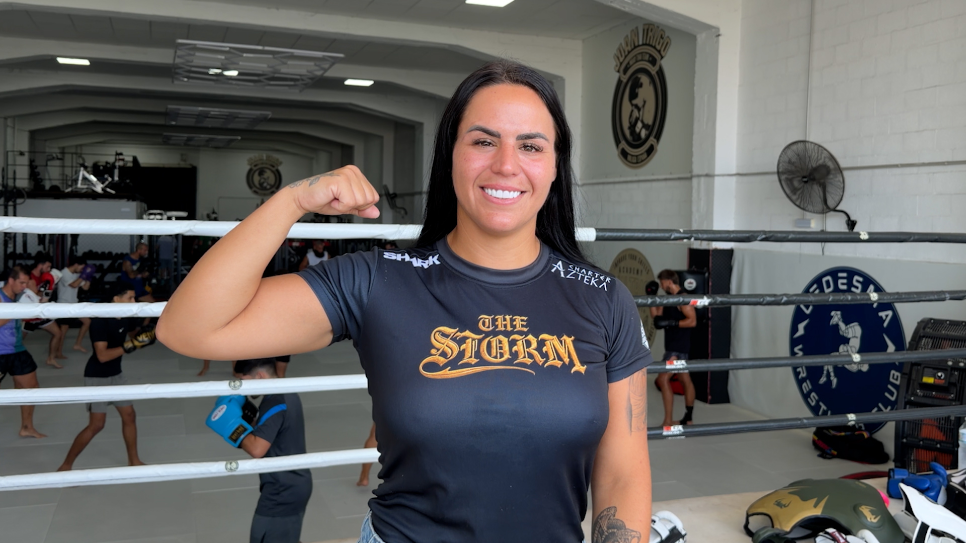 La peleadora malagueña Paula Sánchez, a prueba de golpes pese a perderse el WOW Sevilla: «Las lesiones me han enseñado lo feliz que me hace el deporte»