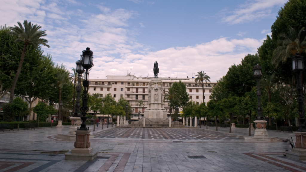 La ‘Plaza Nueva’ de José Luis Sanz: «Si no vamos a prevaricar con la mezquita, tampoco con el velador de ningún hotel»