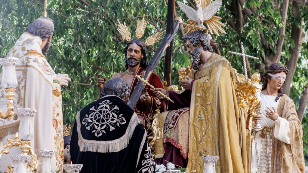 ‘Virgen de los Reyes’ acompañará al Sagrado Decreto de la Trinidad sustituyendo a ‘Las Cigarreras’ tras tres décadas de unión