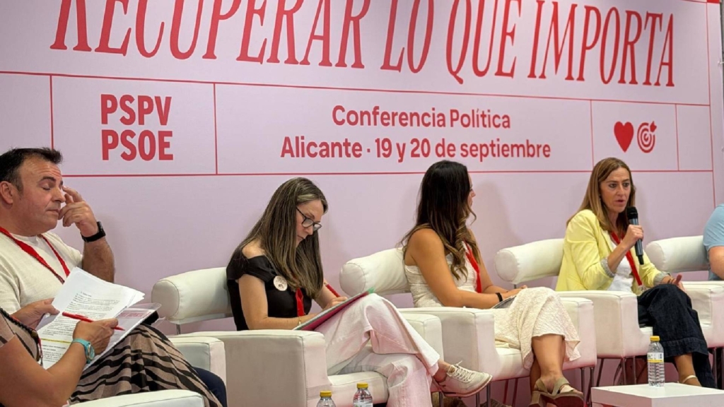 Víctimas de la Dana reclaman no «pasar página» de la catástrofe en un acto del PSOE