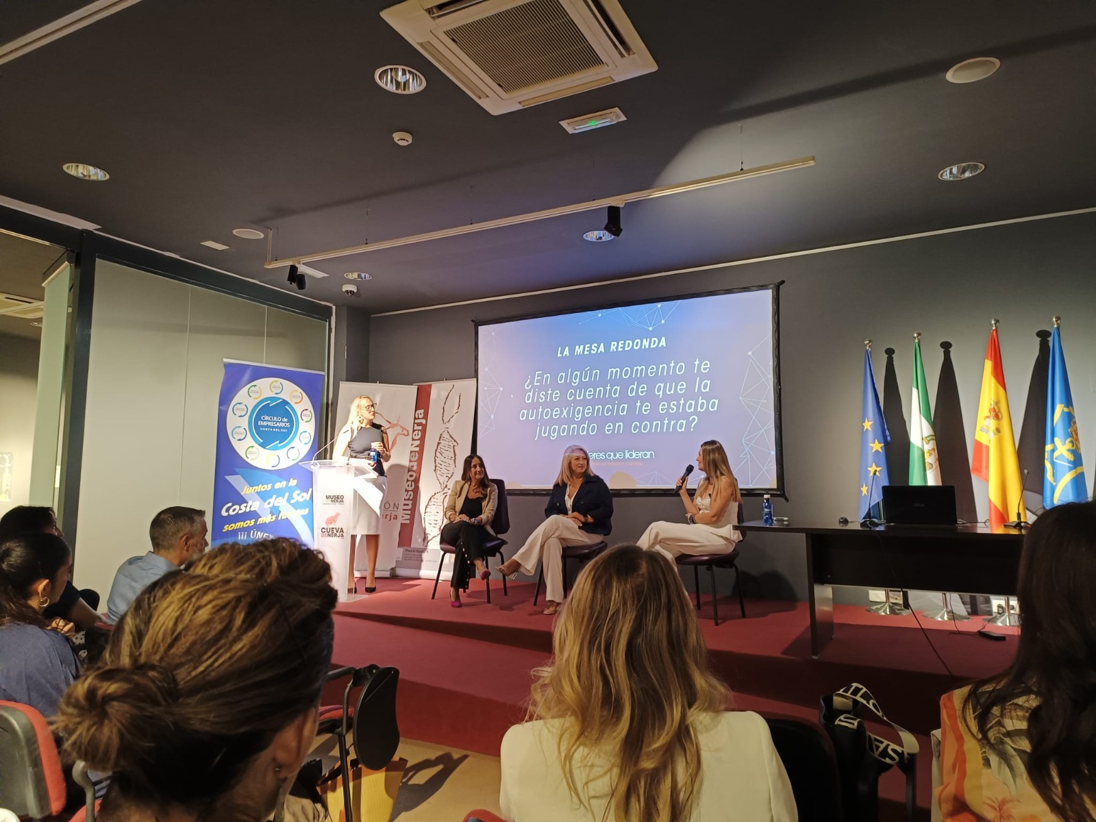 El Museo de Nerja congrega a más de 50 empresarios de toda Málaga para repensar el liderazgo