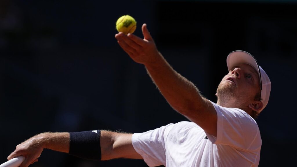 Alejandro Davidovich recupera sensaciones y se cuela en las semifinales de Chengdu