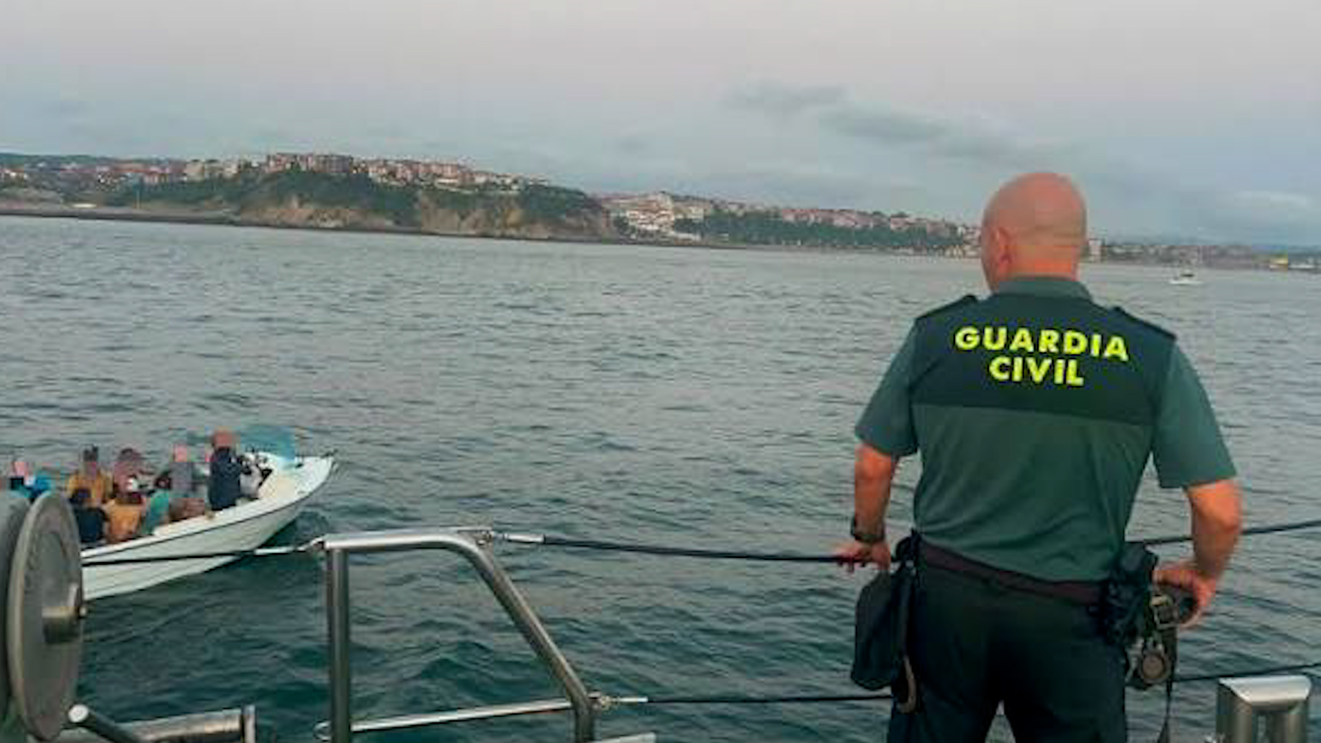 Investigan la muerte de dos migrantes hallados con neopreno en diferentes puntos de la costa de Málaga