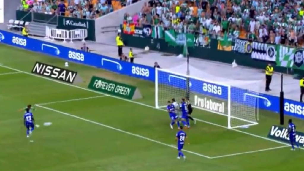 Bordalás pone la lupa en el gol del Betis: «Isco obstaculiza a David Soria»