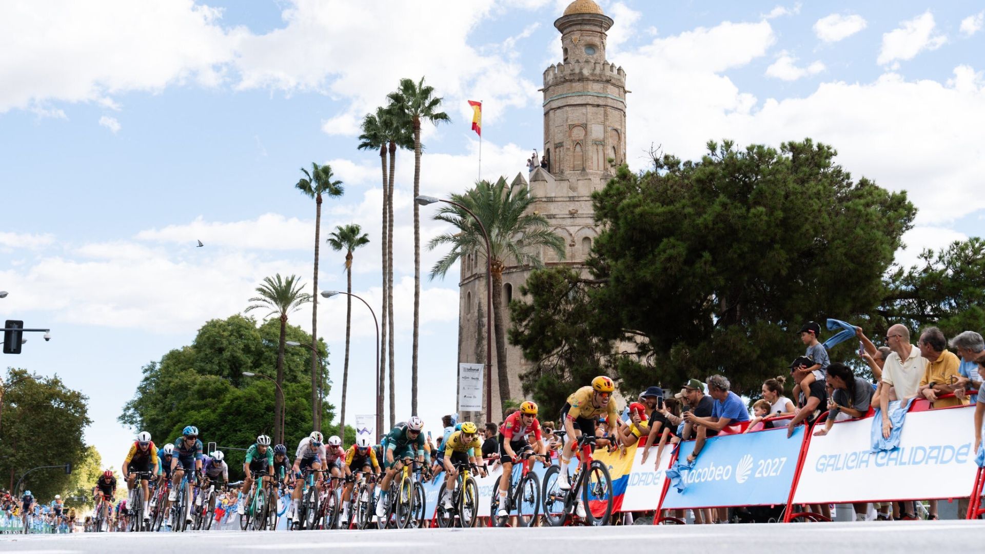 La Vuelta en Sevilla es una maravilla: así se vivió la decimoséptima etapa de la competición