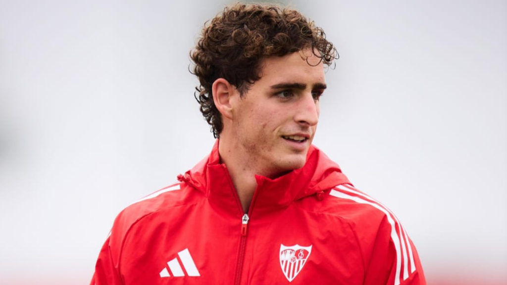 Manu Bueno se queda finalmente en el Sevilla y tendrá ficha del primer equipo
